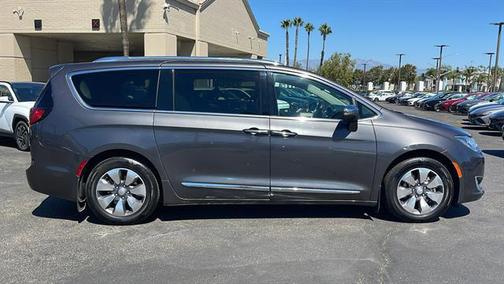 2018 Chrysler Pacifica Hybrid Limited