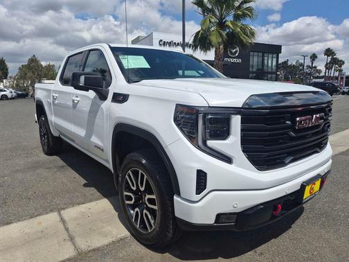 Summit White 2023 GMC Sierra 1500 AT4