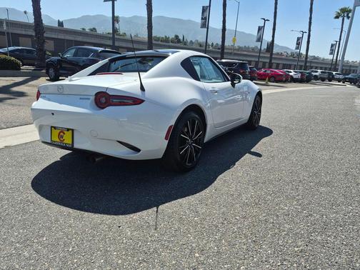 Snowflake White Pearl Mica 2025 Mazda MX-5 Miata RF Grand Touring