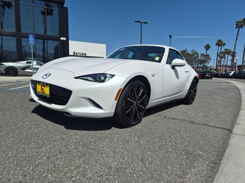 Snowflake White Pearl Mica 2025 Mazda MX-5 Miata RF Grand Touring