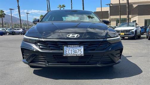 2025 Hyundai ELANTRA SEL