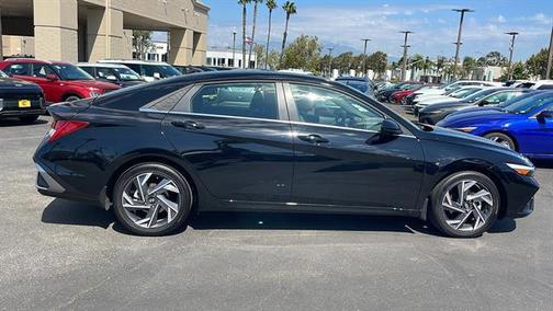 2025 Hyundai ELANTRA SEL