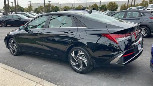 2025 Hyundai ELANTRA SEL