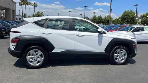 2025 Hyundai KONA SE