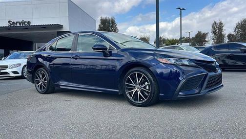2022 Toyota Camry SE