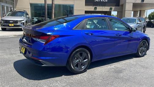 2022 Hyundai ELANTRA SEL