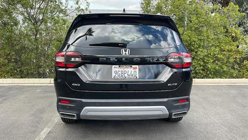 2023 Honda Pilot AWD Elite