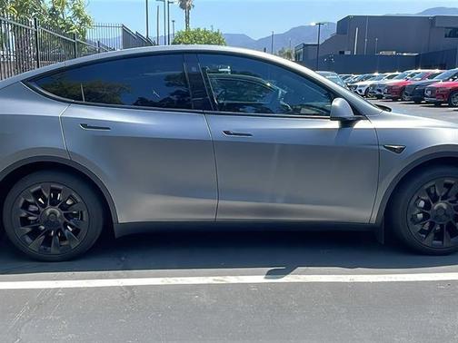 2024 Tesla Model Y Long Range Dual Motor All-Wheel Drive