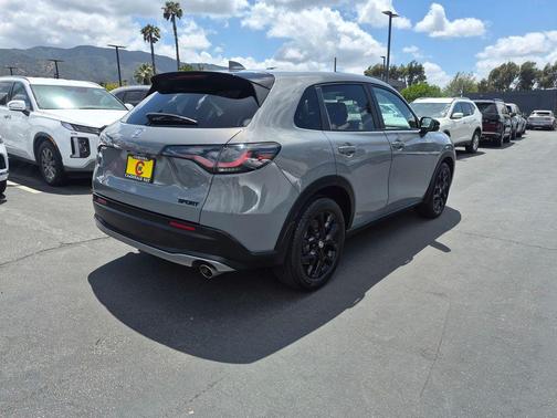 Urban Gray Pearl 2024 Honda HR-V Sport
