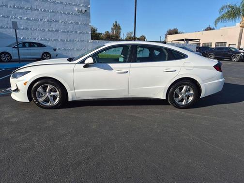Quartz White 2022 Hyundai SONATA SE