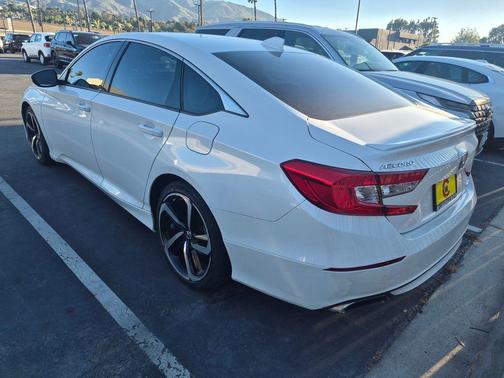 Platinum White Pearl 2018 Honda Accord Sport
