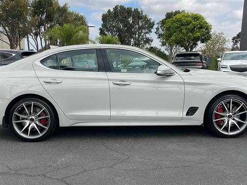 2025 Genesis G70 2.5T RWD