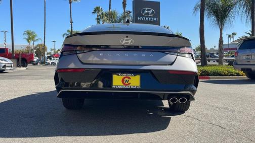 Fluid Metal 2026 Hyundai ELANTRA SE