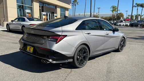 Fluid Metal 2026 Hyundai ELANTRA SE