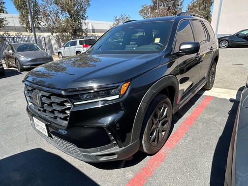 Crystal Black Pearl 2023 Honda Pilot 2WD Sport