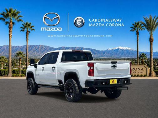 Summit White 2022 Chevrolet Silverado 2500 Custom