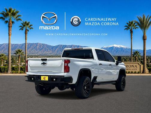 Summit White 2022 Chevrolet Silverado 2500 Custom