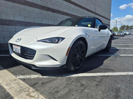Snowflake White Pearl Mica 2025 Mazda MX-5 Miata Club