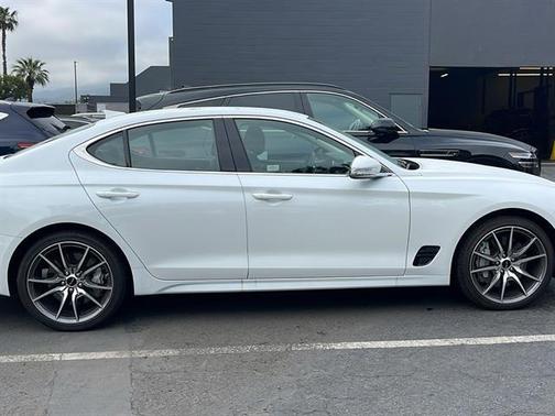 2025 Genesis G70 2.5T RWD