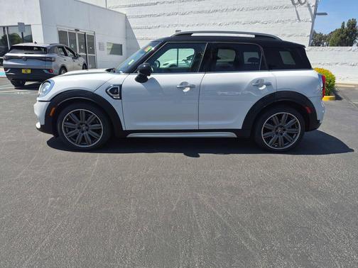 Light White 2019 MINI Countryman Cooper S
