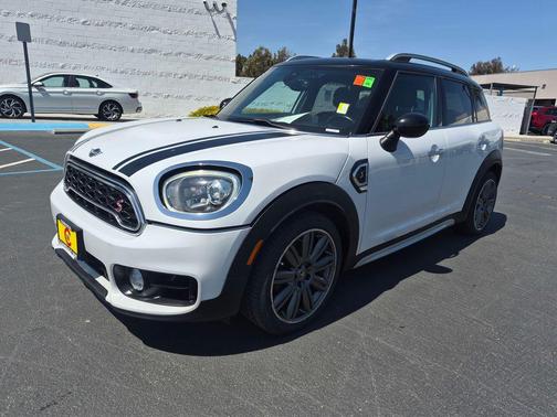 Light White 2019 MINI Countryman Cooper S