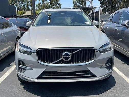 2022 Volvo XC60 Momentum