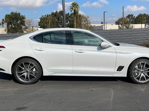 2025 Genesis G70 2.5T RWD