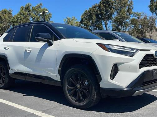 2022 Toyota RAV4 Hybrid SE
