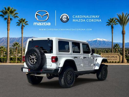 Bright White Clearcoat 2023 Jeep Wrangler Rubicon 392