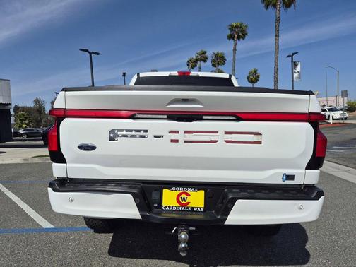 STAR WHITE METALLIC TRICOAT 2022 Ford F-150 Lightning LARIAT