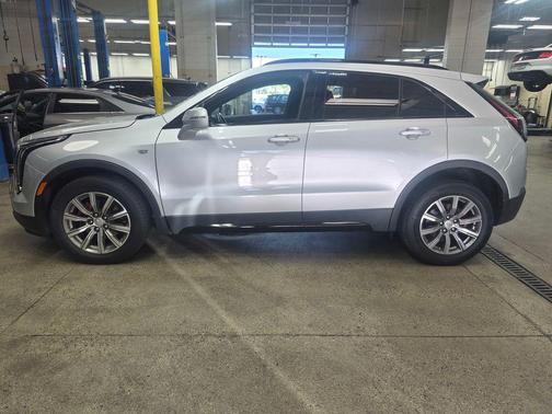 Radiant Silver Metallic 2021 Cadillac XT4 Sport