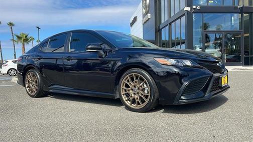 2024 Toyota Camry Hybrid SE