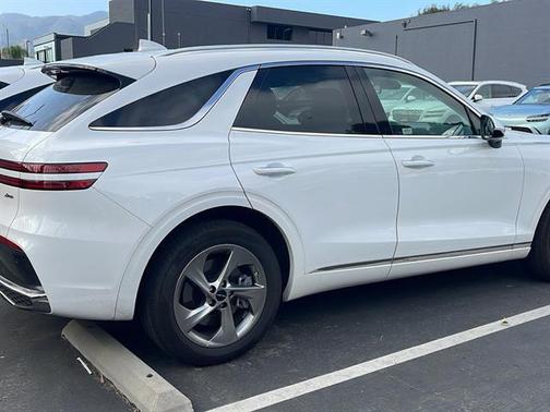 2026 Genesis GV70 2.5T