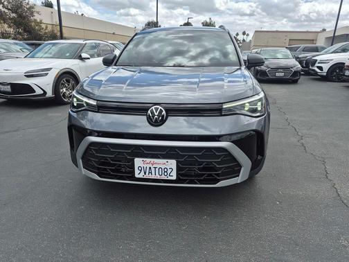 Platinum Gray Metallic 2025 Volkswagen Taos 1.5T S