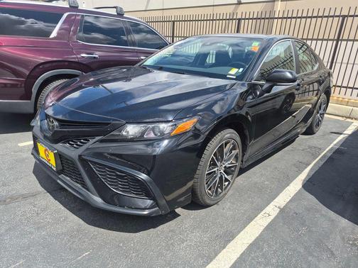 Midnight Black Metallic 2024 Toyota Camry SE