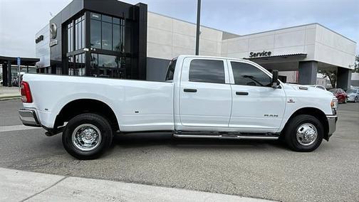 2021 RAM 3500 Tradesman Crew Cab 4x2 8' Box