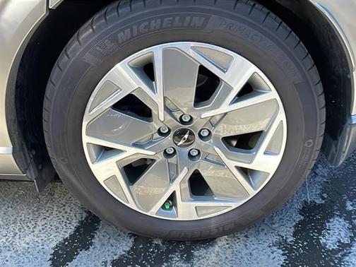 2024 Genesis GV60 Standard RWD