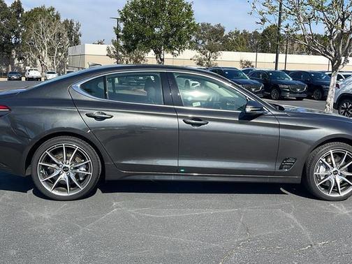 2025 Genesis G70 2.5T RWD