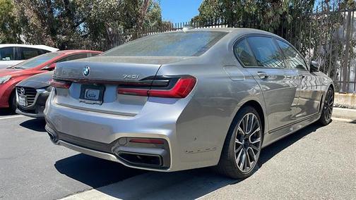 2021 BMW 740 740i