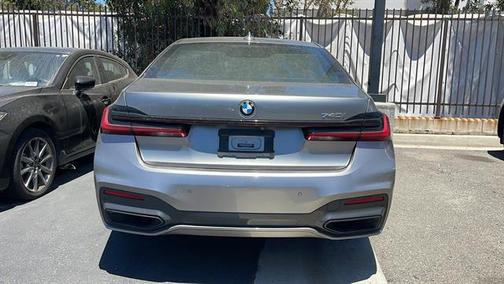2021 BMW 740 740i