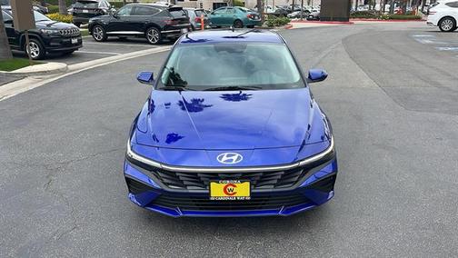 2025 Hyundai ELANTRA SE