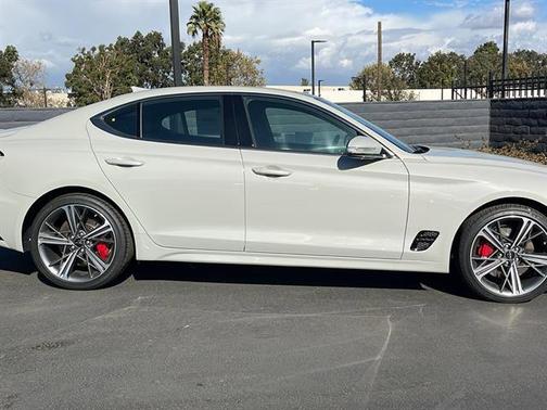 2025 Genesis G70 2.5T RWD