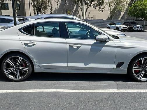 2025 Genesis G70 2.5T RWD