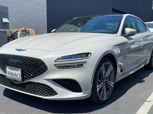 2025 Genesis G70 2.5T RWD