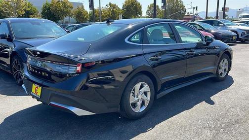 2025 Hyundai SONATA SE