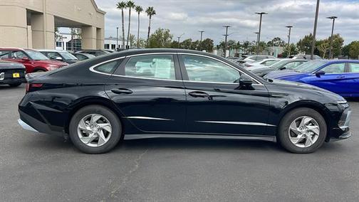 2025 Hyundai SONATA SE