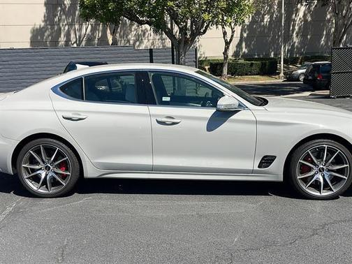 2025 Genesis G70 2.5T RWD