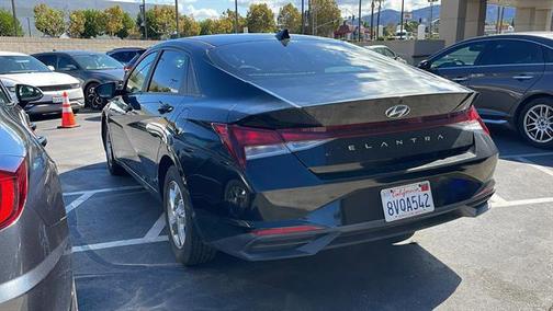 2021 Hyundai ELANTRA SE