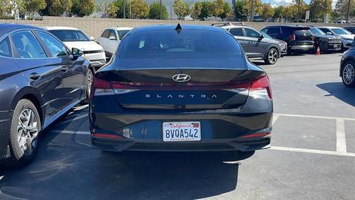 2021 Hyundai ELANTRA SE