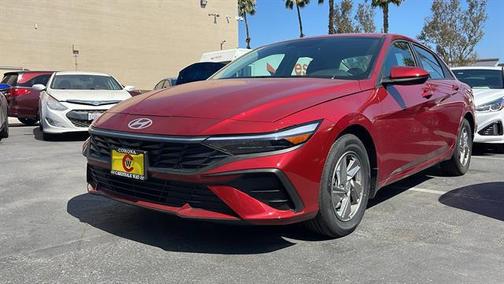 2025 Hyundai ELANTRA SE